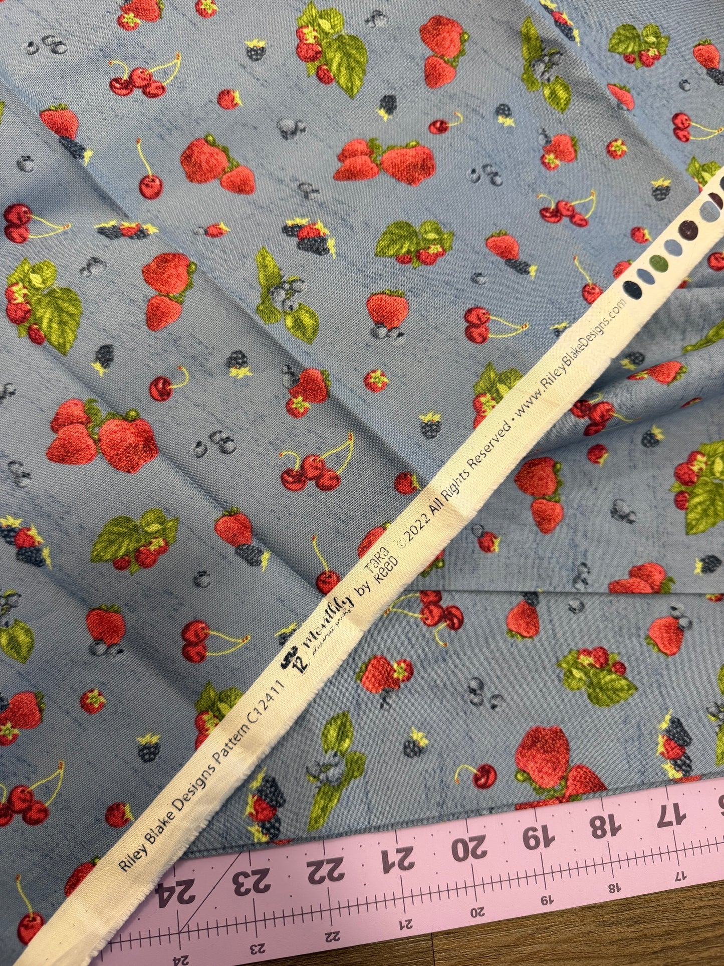 Berries | Riley Blake Designs | per ¼ yard