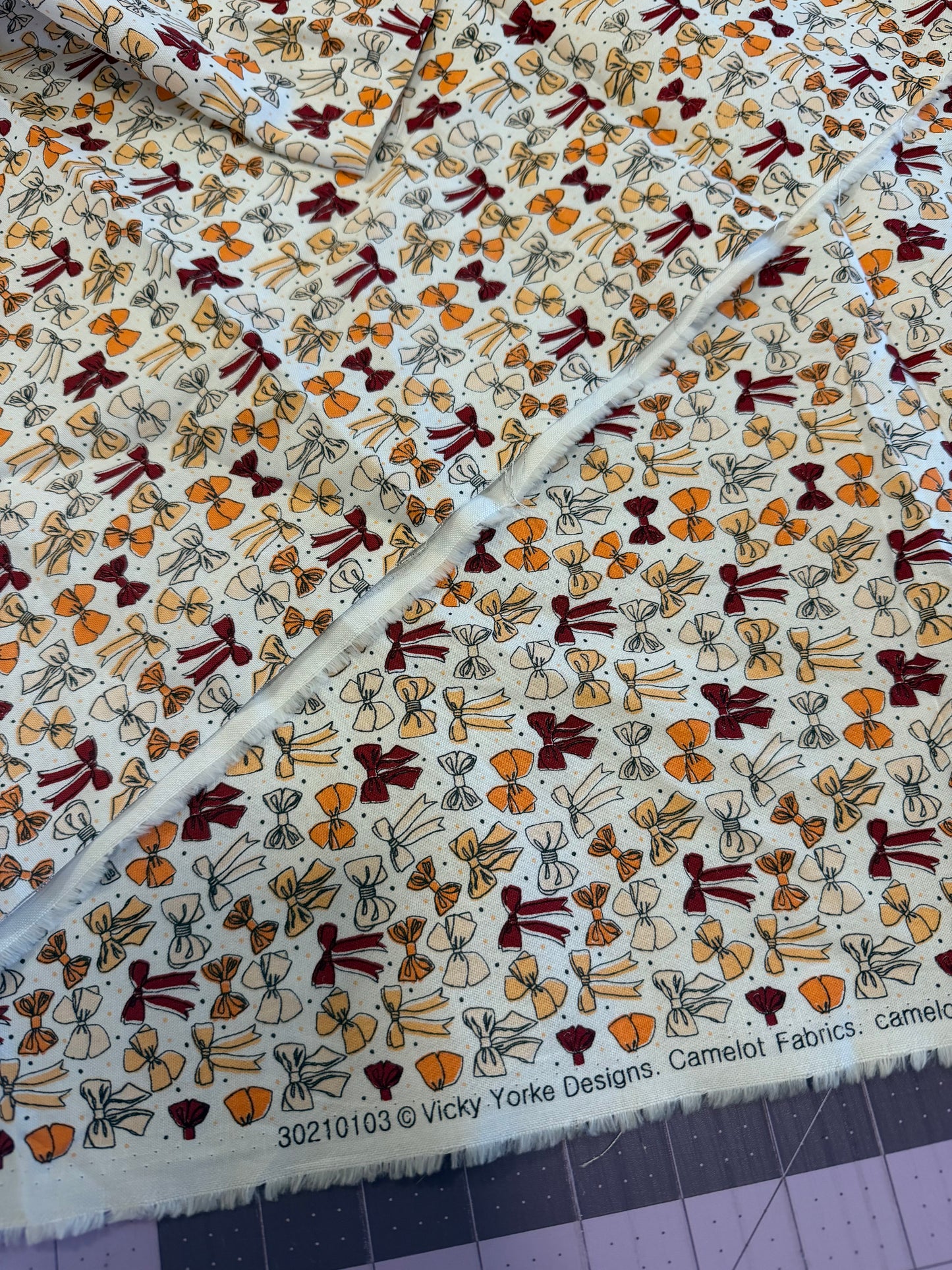 Bows | Camelot Fabrics | 40 inches Wide | per ¼ yard