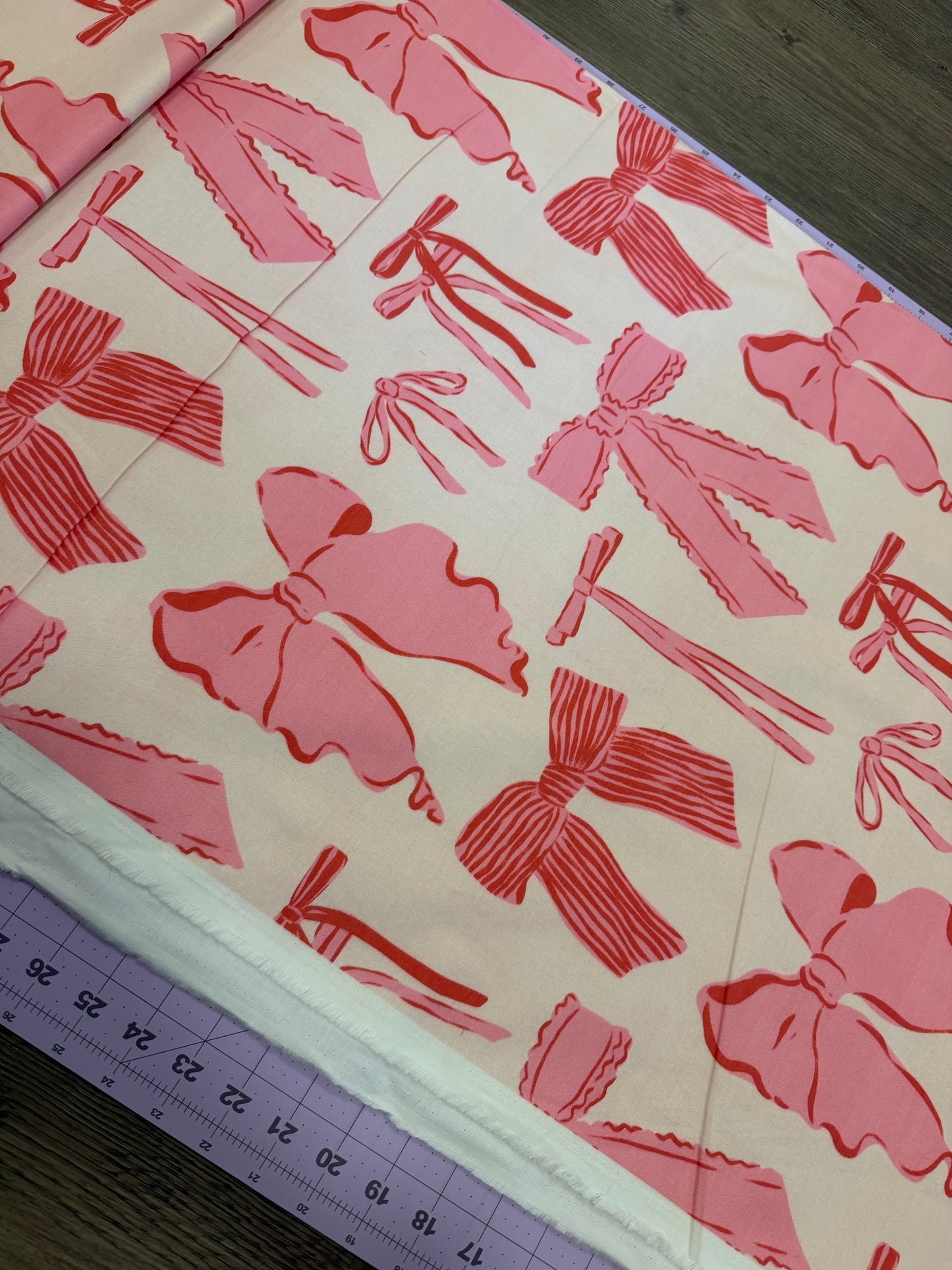 Large Bows | Spoonflower | per ¼ yard