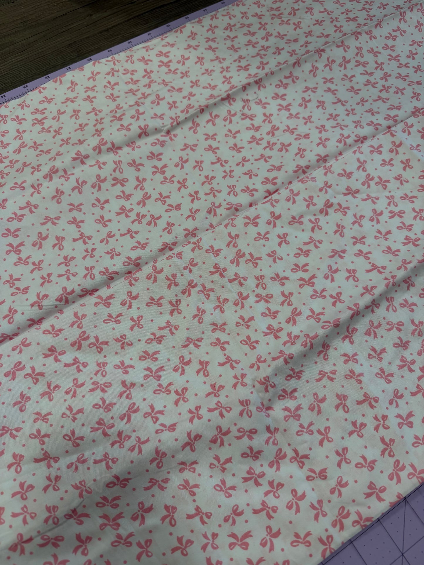 Pink Bows | 38" Wide | per ¼ yard