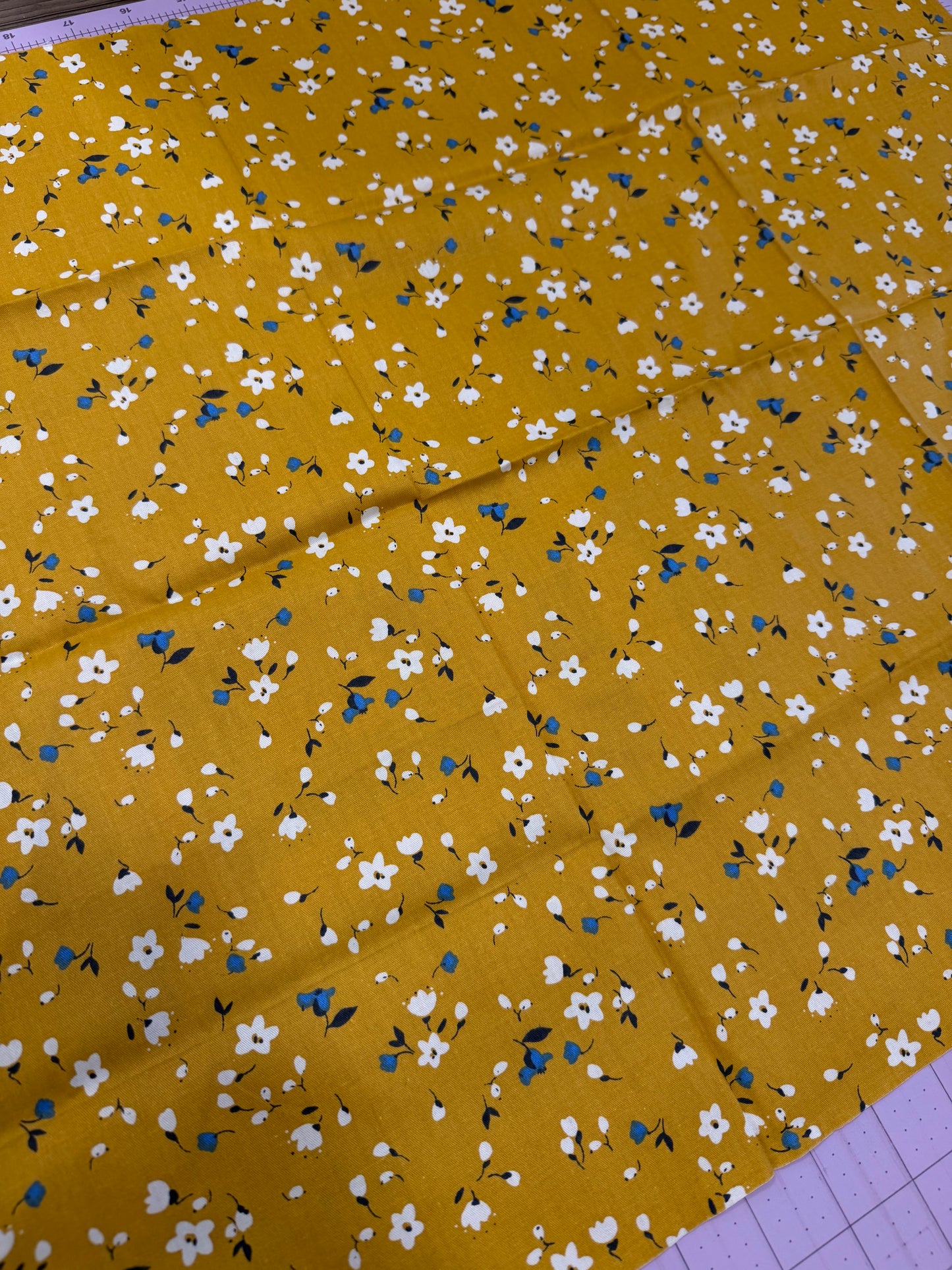 Mustard Floral | 31" x 20"