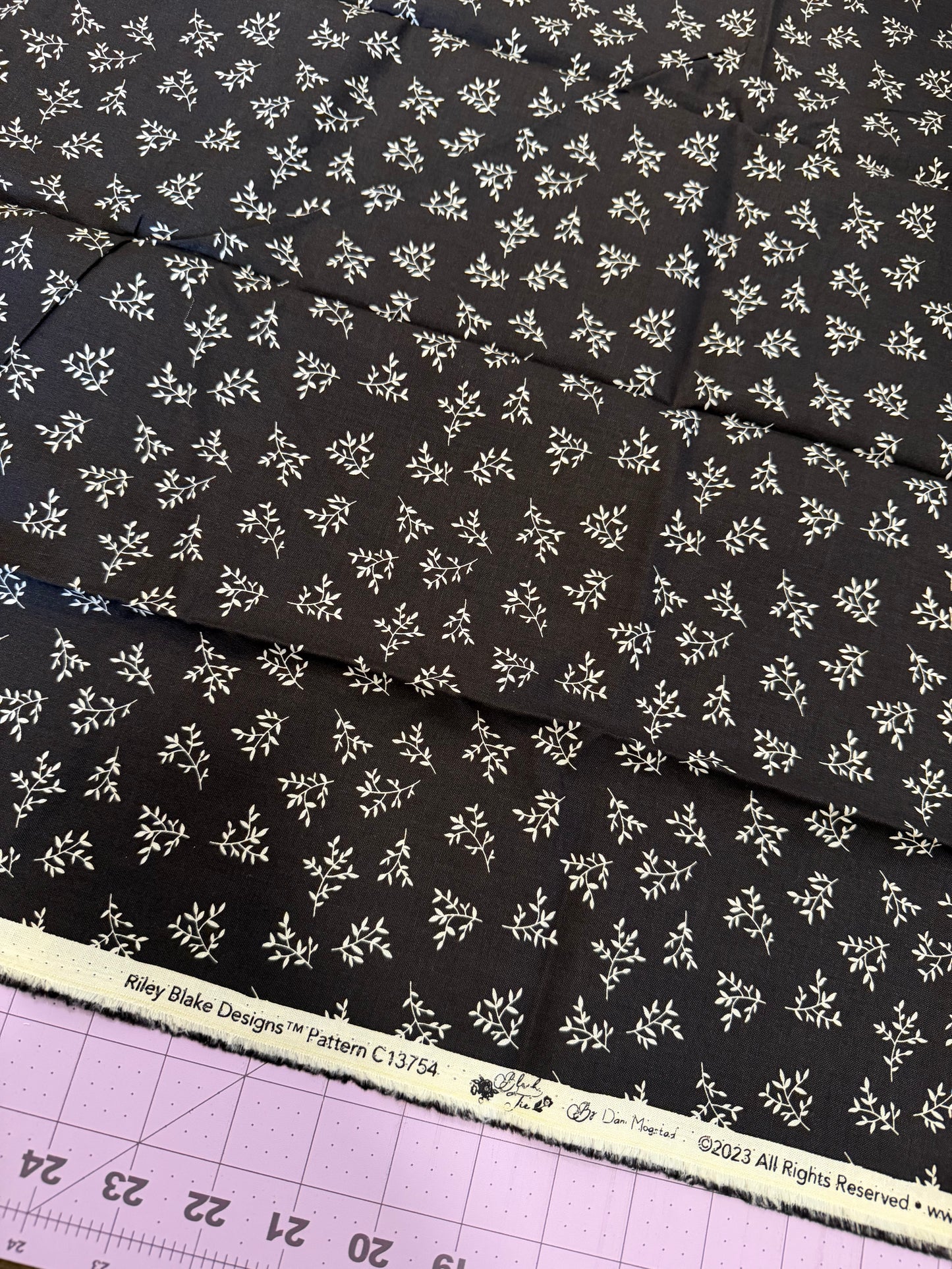 Black Tie | Riley Blake Designs | per ¼ yard