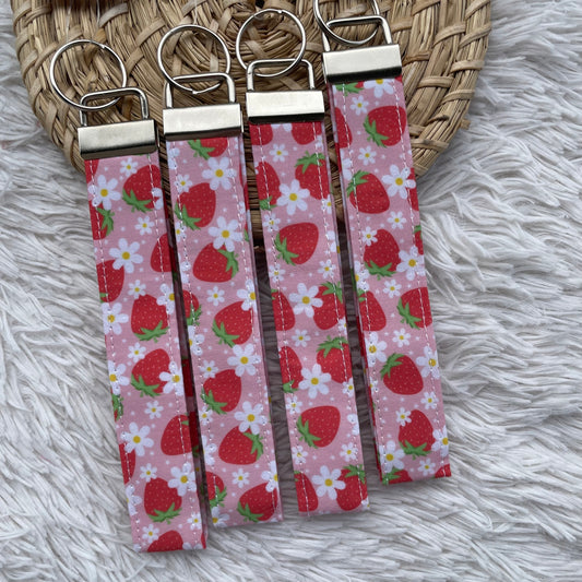 Wristlet Keychain | Strawberry Daisy