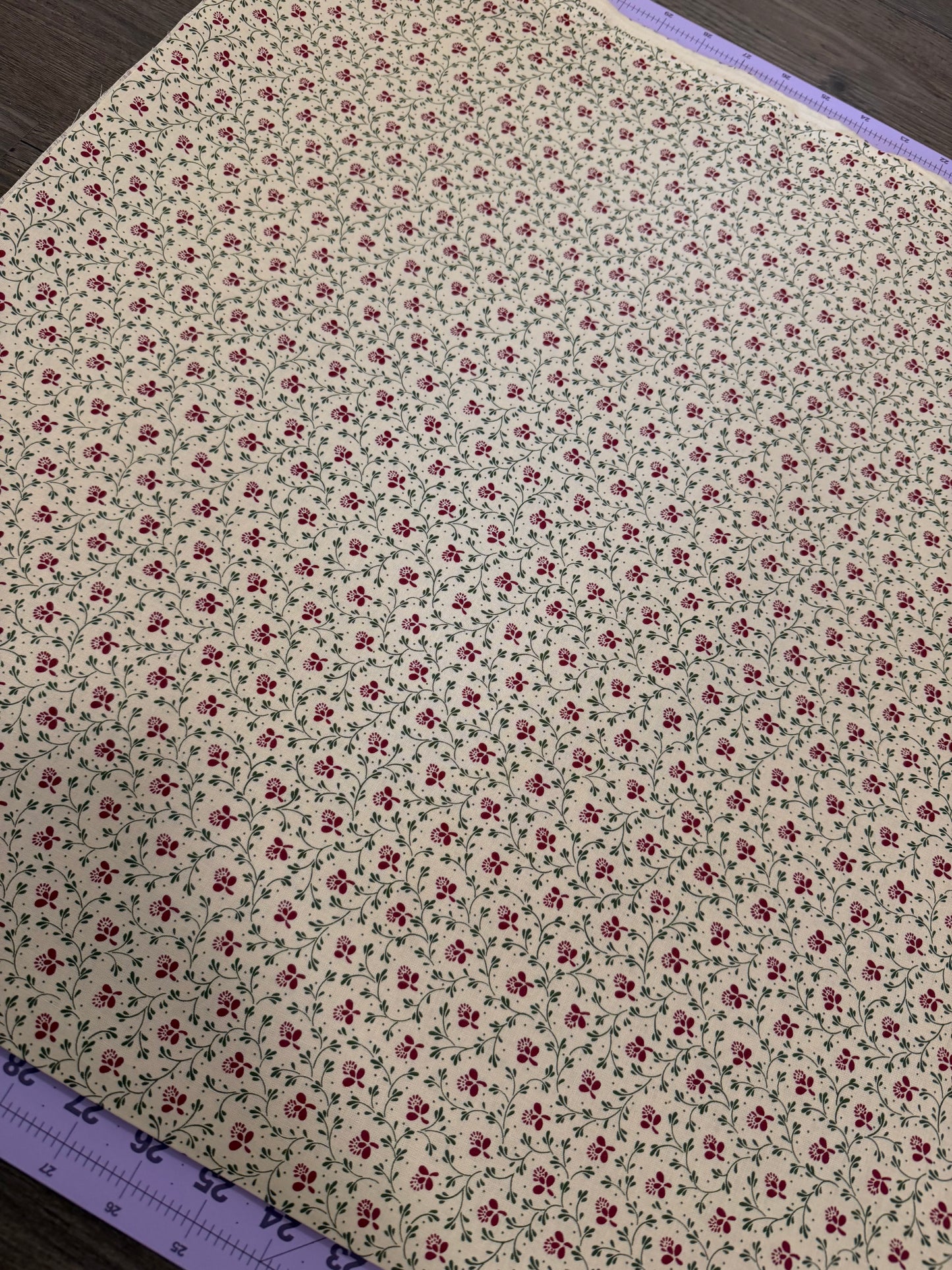 Vintage Charm Red | Marcus Fabrics | per ¼ yard