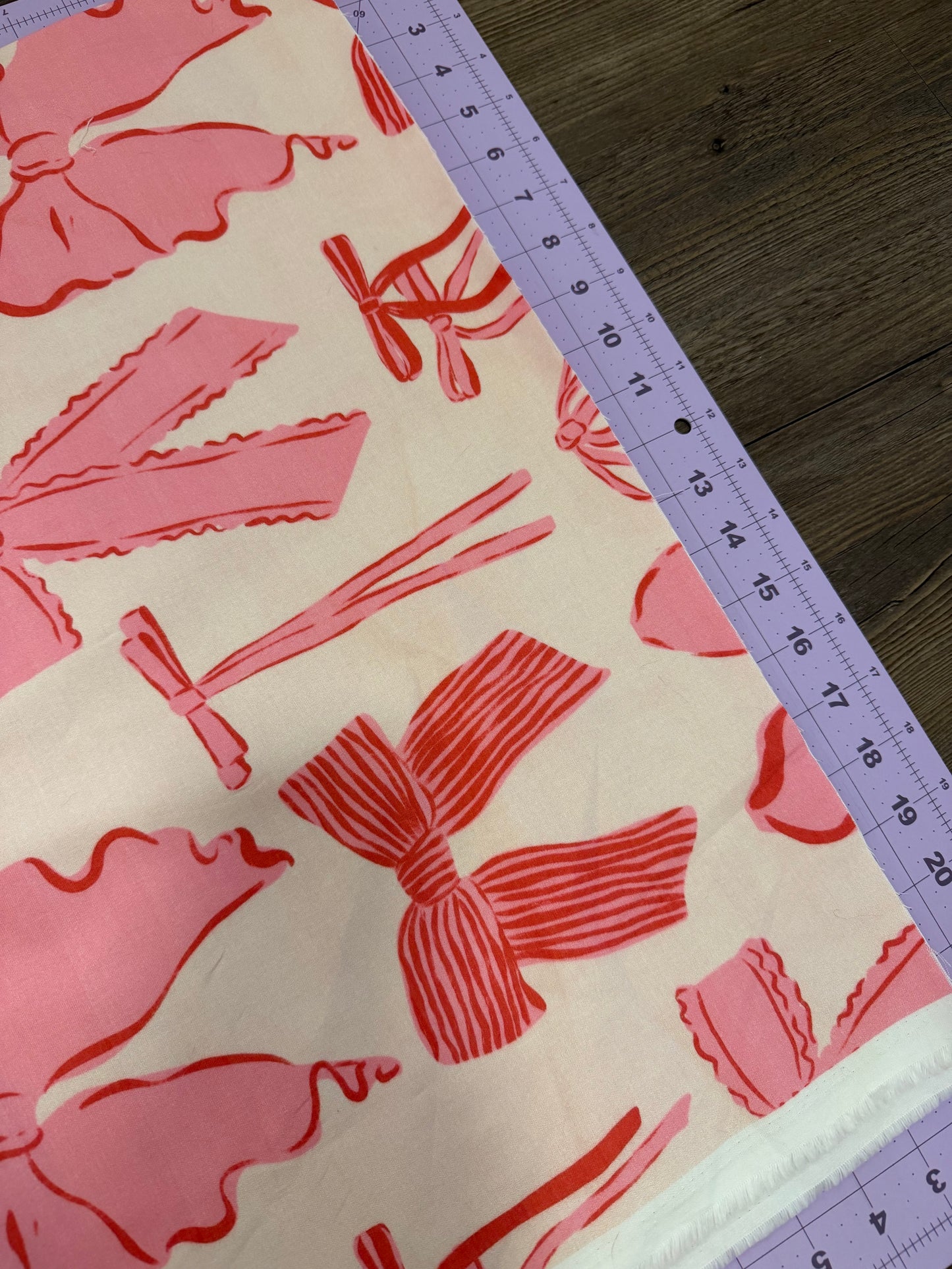 Large Bows | Spoonflower | per ¼ yard
