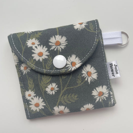 Earbuds / Airpods Case | Daisy Meadow
