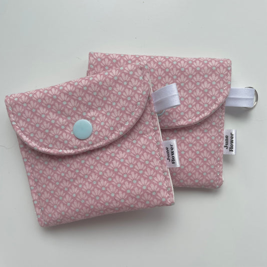 Earbuds / Airpods Case | Vintage Floral Dots