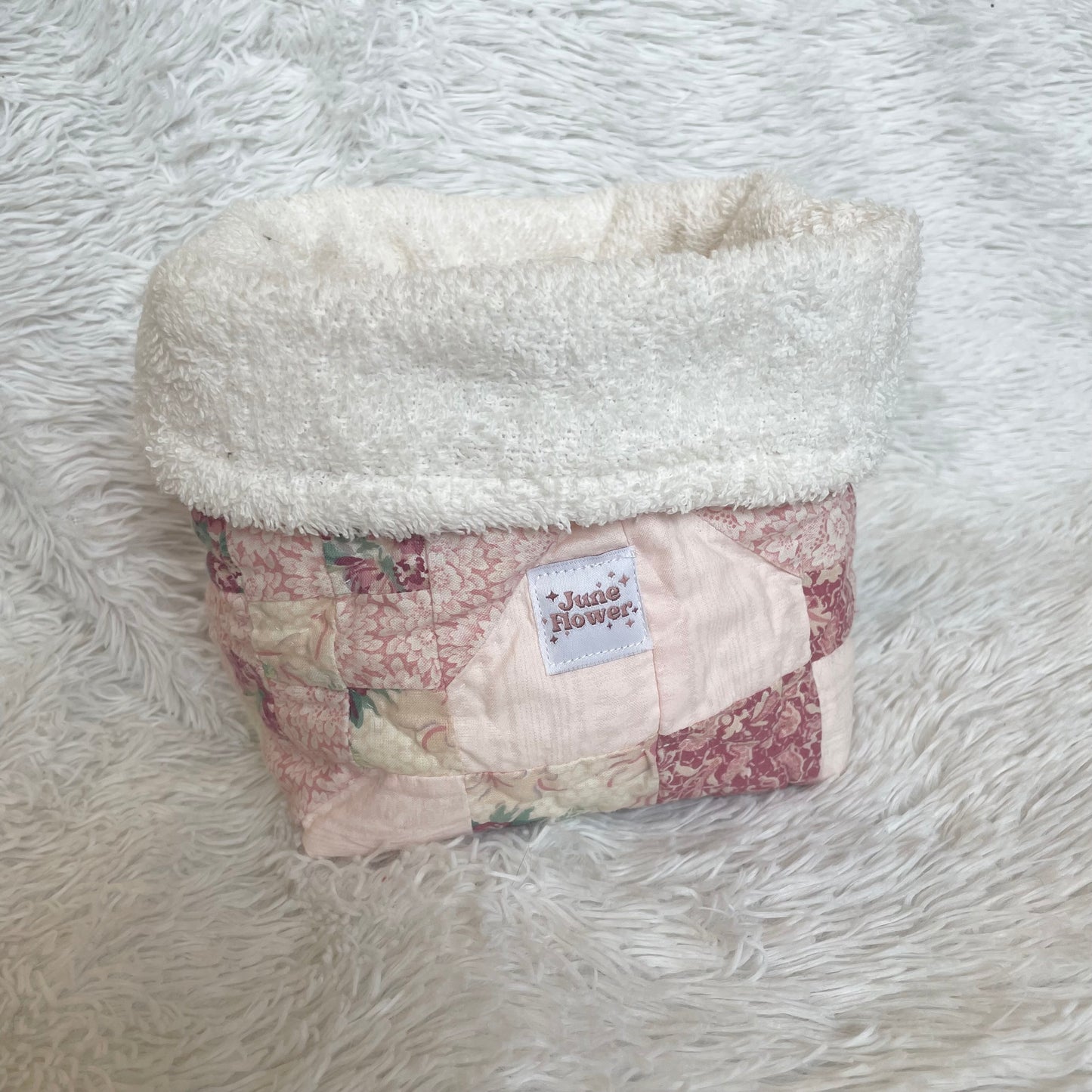 Vanity Bucket | Heirloom Quilt Pink