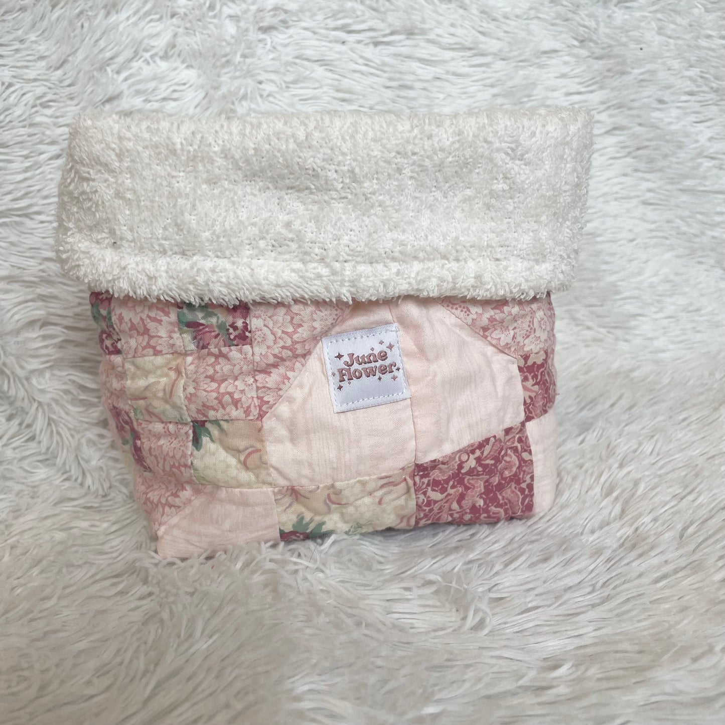 Vanity Bucket | Heirloom Quilt Pink