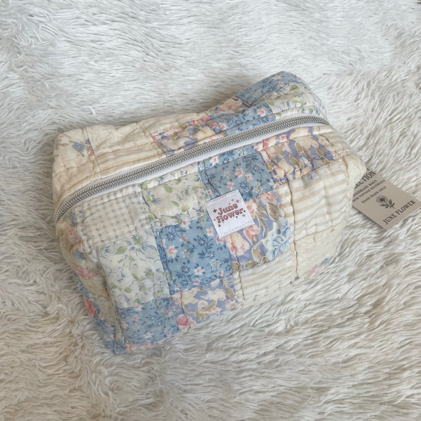 Large Makeup Bag | Vintage Blue Quilt
