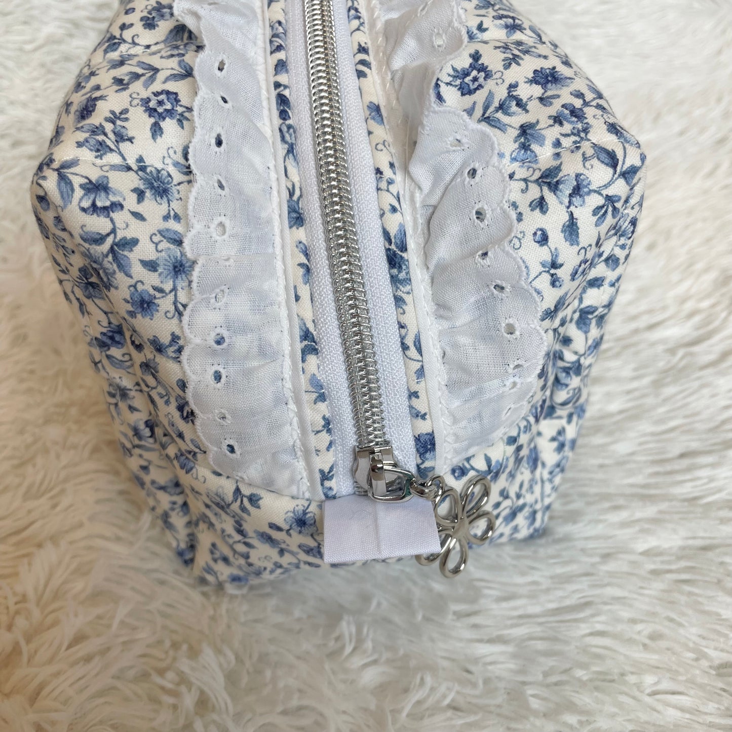 Large Makeup Bag | Ditsy Blue
