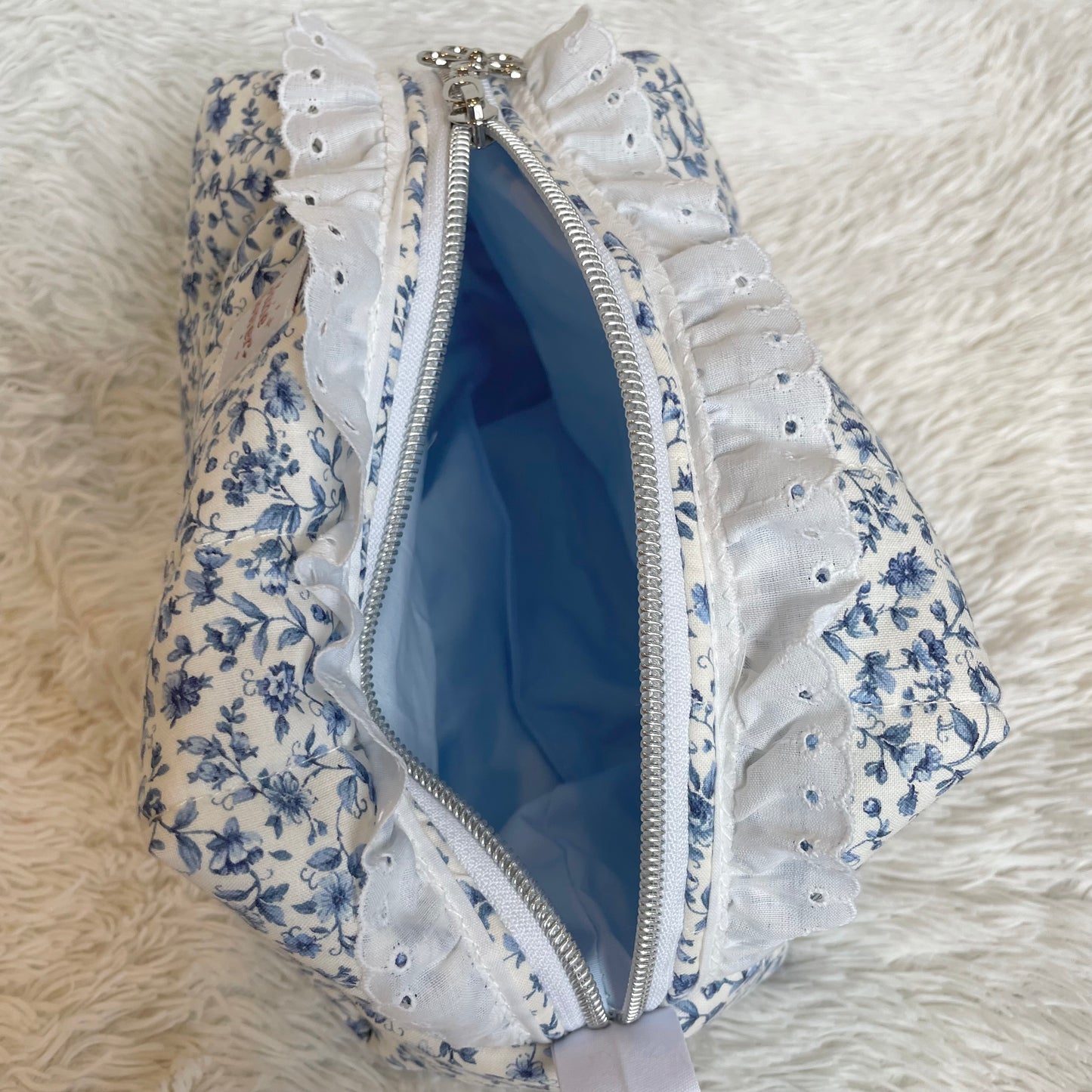 Large Makeup Bag | Ditsy Blue