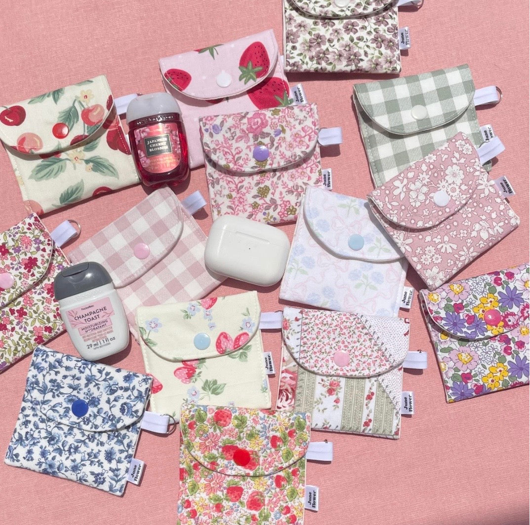 Earbuds / Airpods Case | Mocha Polka
