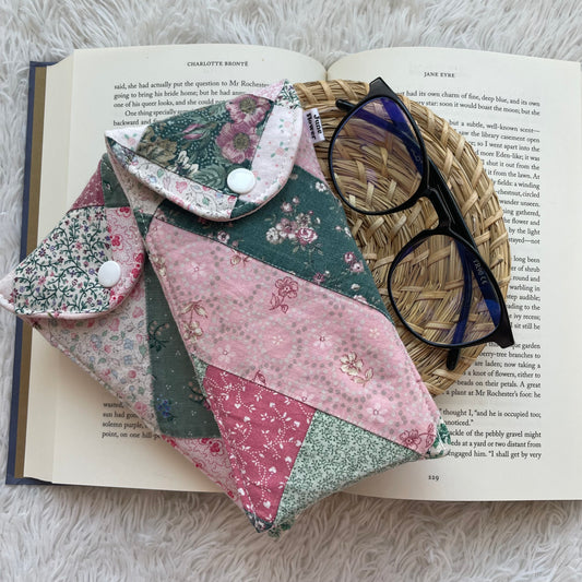 Glasses Sleeve | Heirloom Quilt Green Pink