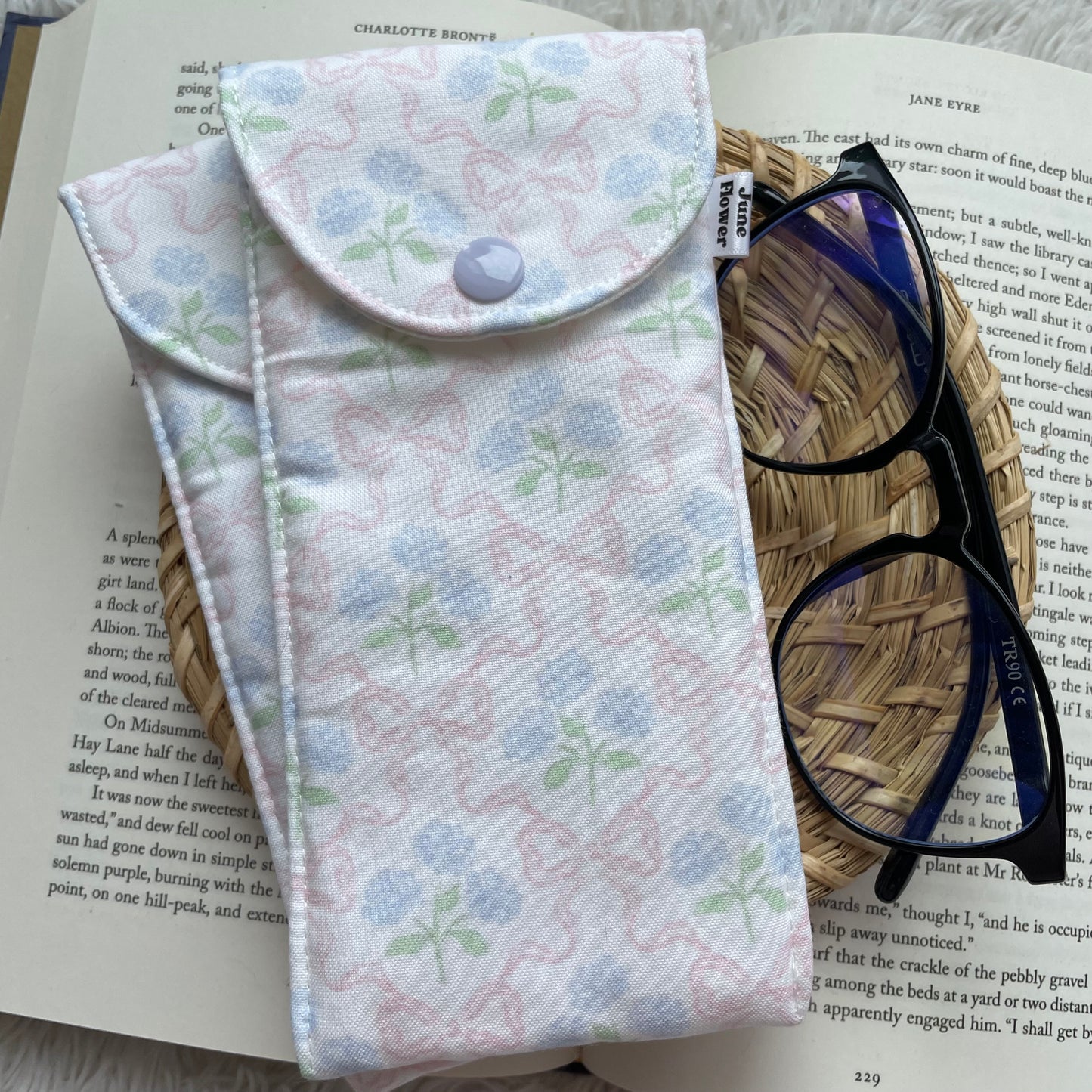 Glasses Sleeve | Bow Tied Hydrangea