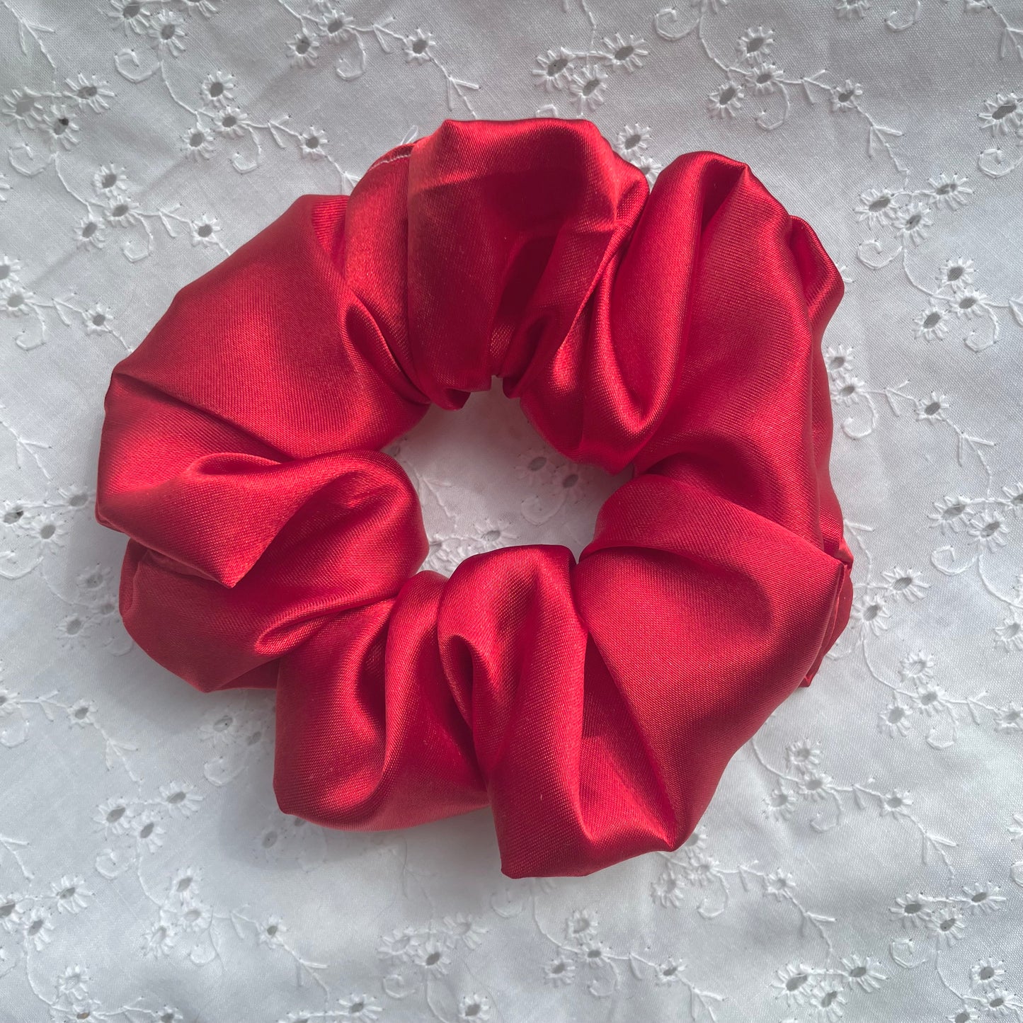 Regular Satin Scrunchie | Cherry