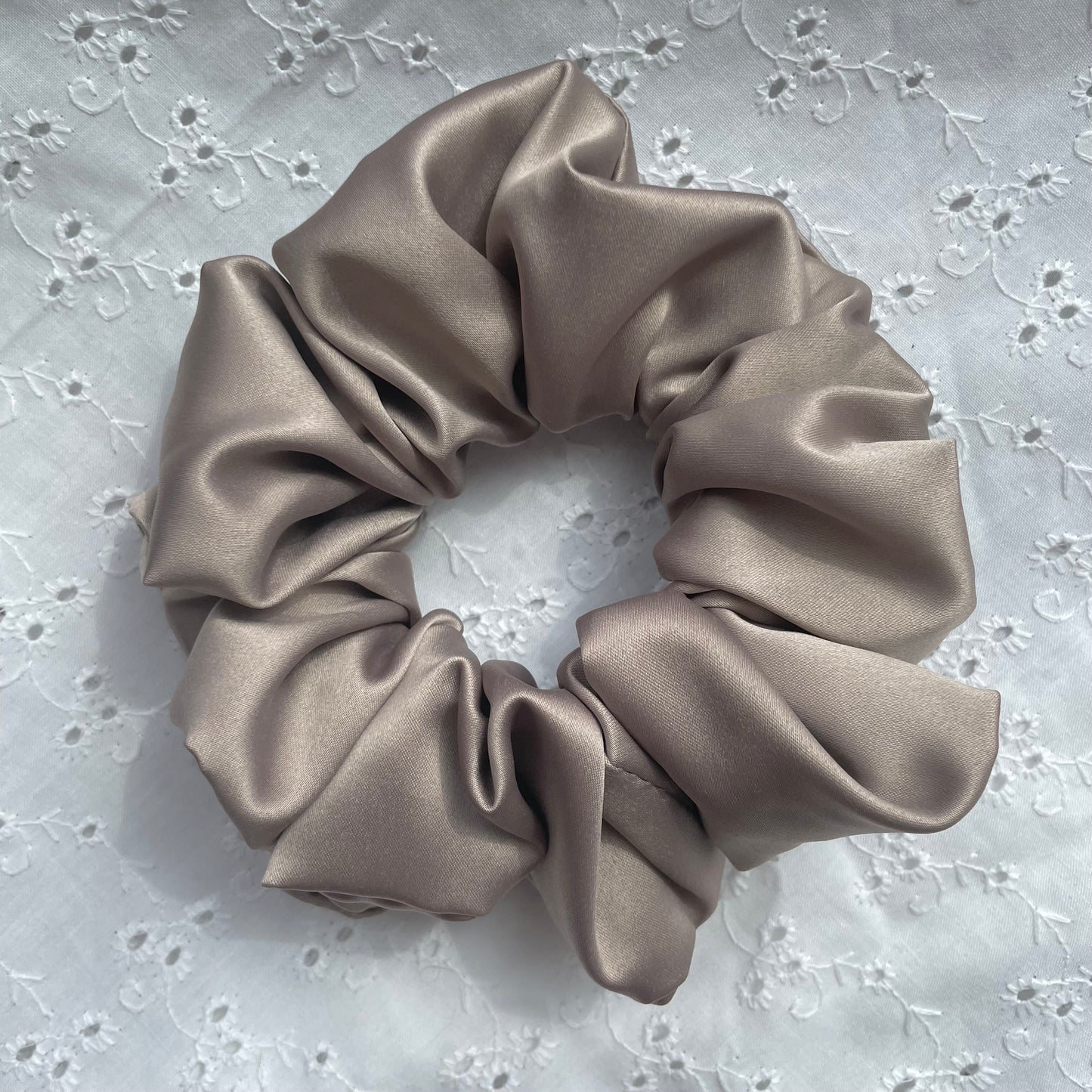 Regular Satin Scrunchie | Mushroom